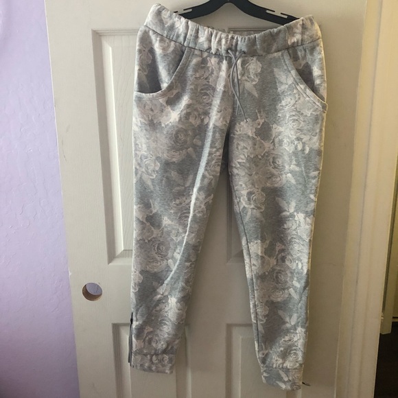 {keywor d} adidas rose joggers